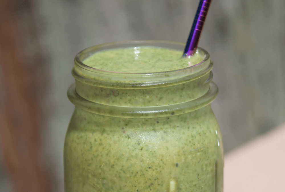 How To Make A Green Smoothie (That Actually Tastes Good)