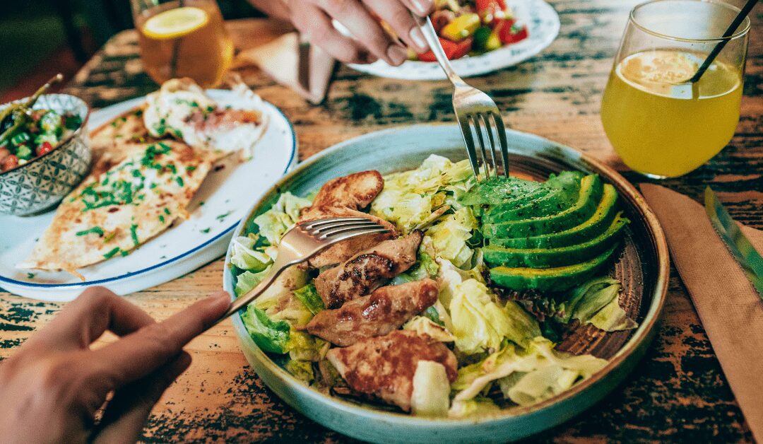 7 Must-Know Dining Out Gluten-Free Tips for Busy Moms
